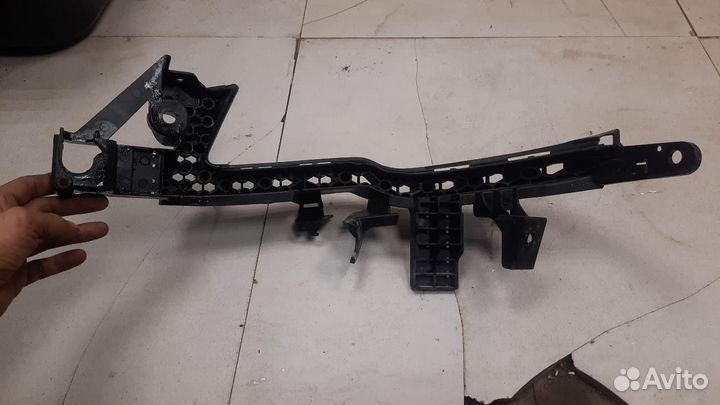 Кронштейн переднего бампера Subaru Forester