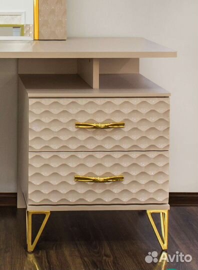 Трельяж туалетные столики с пуфиками