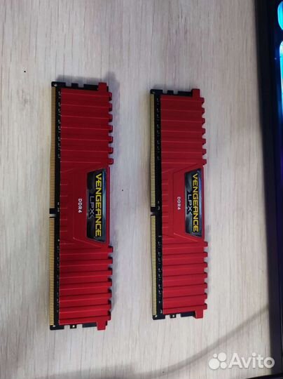 Модуль памяти - Corsair Vengeance LPX DDR4 2x8Gb