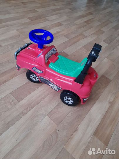 Детская Машинка-каталка с рулем без палки
