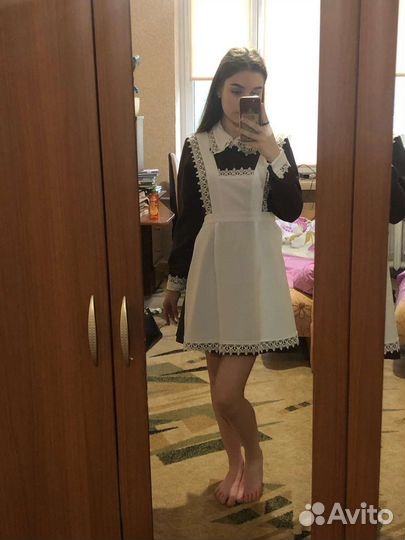 Школьная форма с белым фартуком