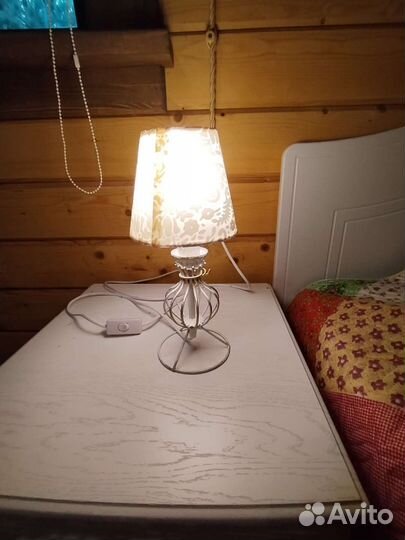 Настольная лампа