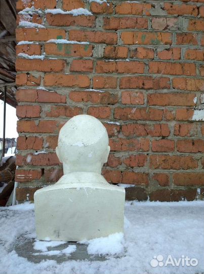 Бюст ленина