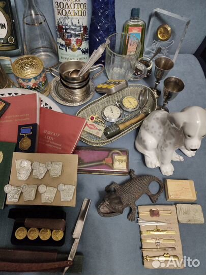 Посуда. Цветное стекло. Значки. Всякая всячина