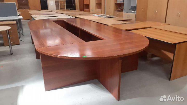 Большой стол для переговоров 460см., Б.У