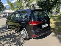 Volkswagen Touran 1.5 AMT, 2021, 114 500 км, с пробегом, цена 2 289 000 руб.