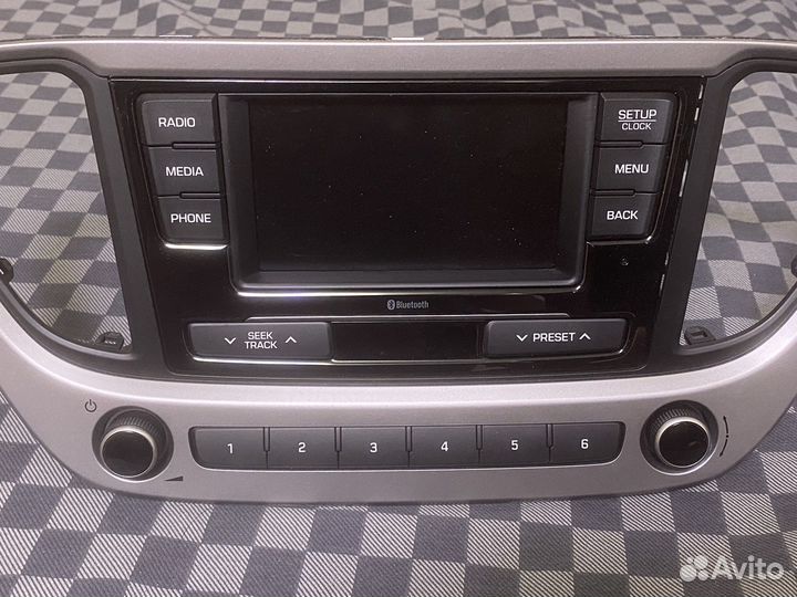 Штатаная магнитола на Hyundai Solaris 2