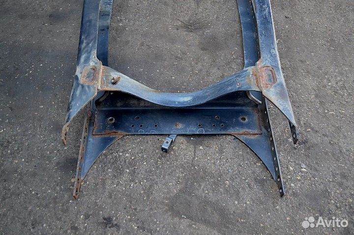 Траверса рамы iveco Stralis (01.02)