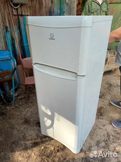 Холодильник бу