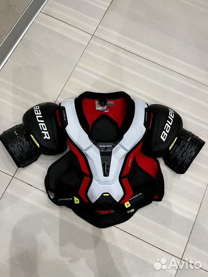 Нагрудник хоккейный Bauer Vapor Hyperlite INT M