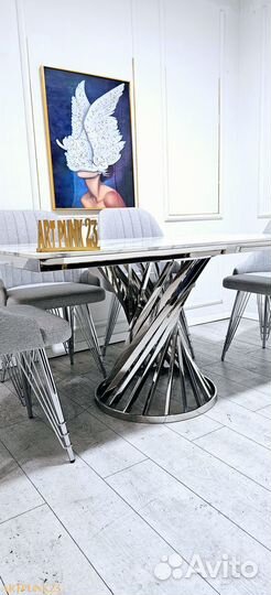 Новый стол из акрила