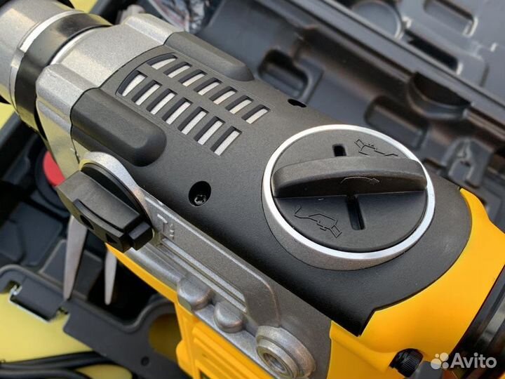 Перфоратор 3000w dewalt новый