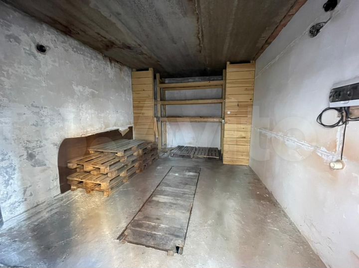 Гараж, > 30 м²