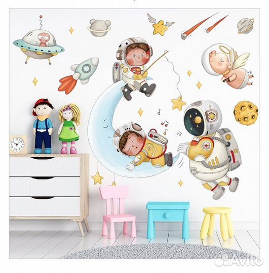 Декоративные наклейки на стену