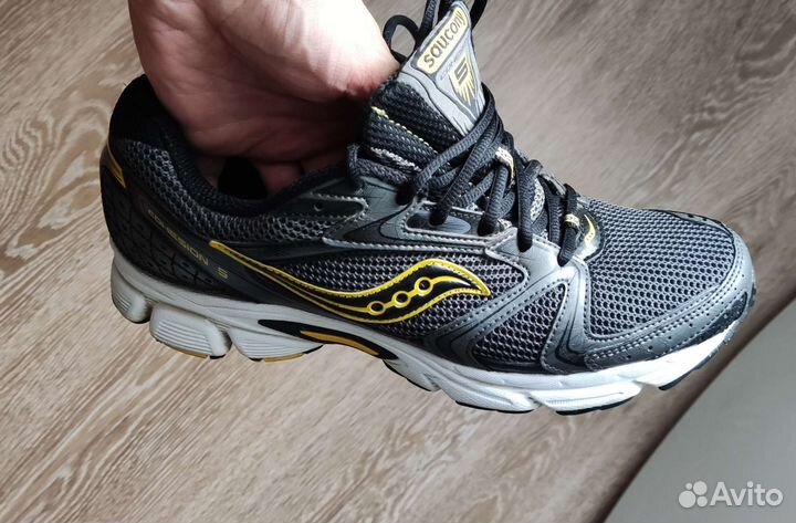 Беговые кроссовки Asics 451 Saucony Joma Brooks