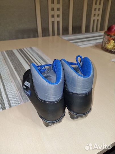 Лыжные ботинки детские 35