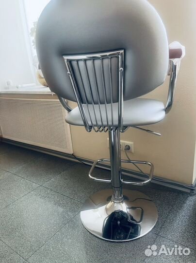 Парикмахерское кресло гидравлика Италия