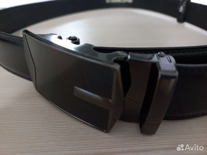 Мужской ремень с автоматической пряжкой