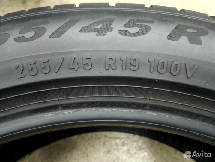 Pirelli Scorpion 255/45 R19 100V