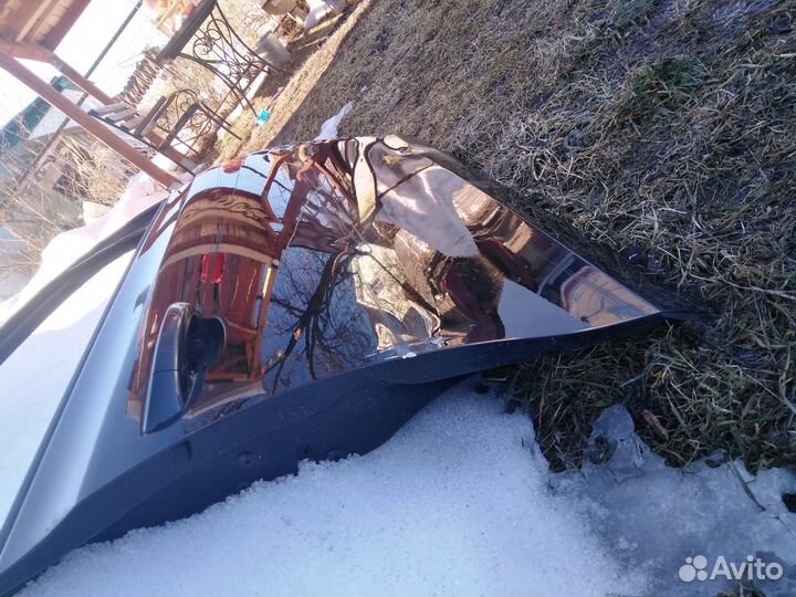 Volkswagen Golf 6 дверь правая с дефектом