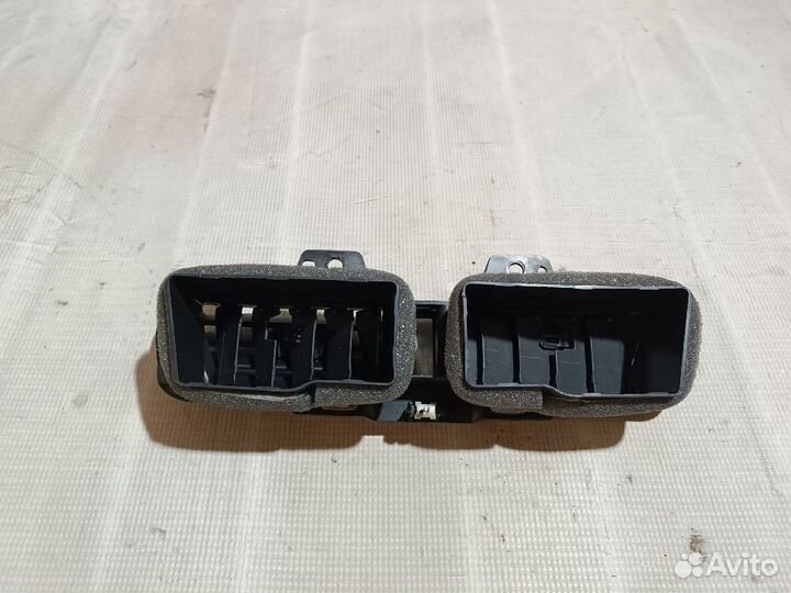 Дефлектор воздушный центральный Ford Mondeo 5