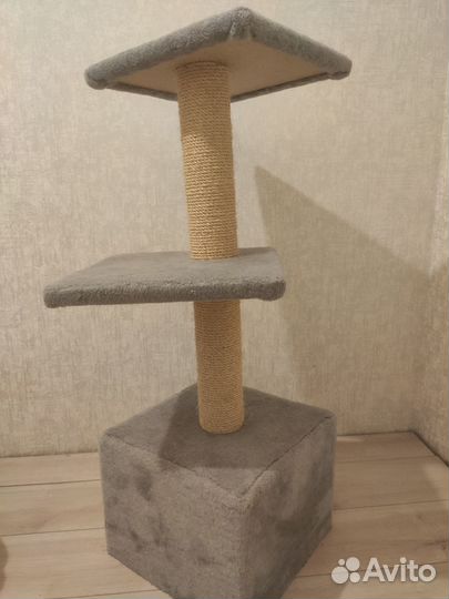 Домик для кошки с когтеточкой,с лежанкой