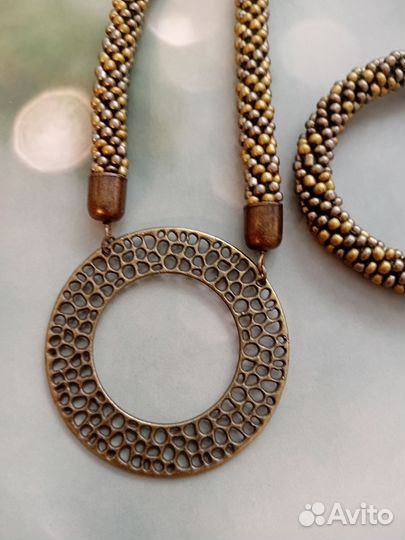 Комплект украшений ручной работы