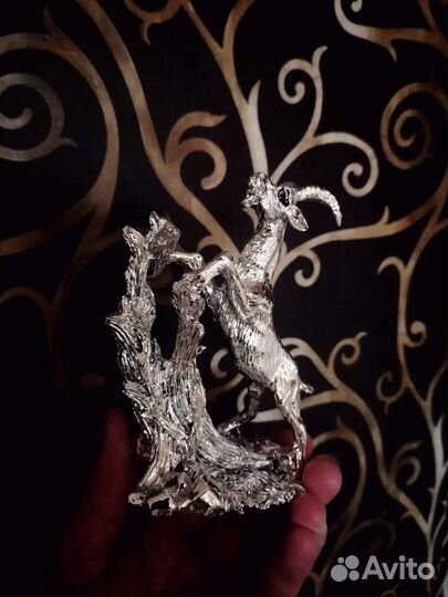 Подарочная фигурка