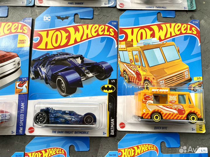 Машинки hot wheels TH