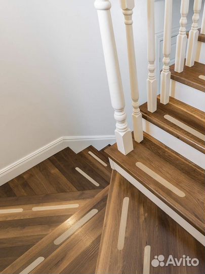 Ступени для лестниц и другие комплектующие К