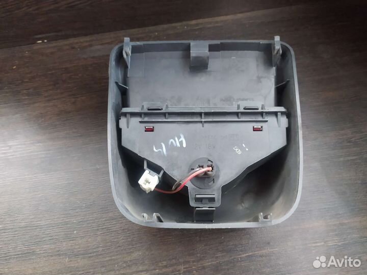 Стоп сигнал салонный ниссан блюберд HU14