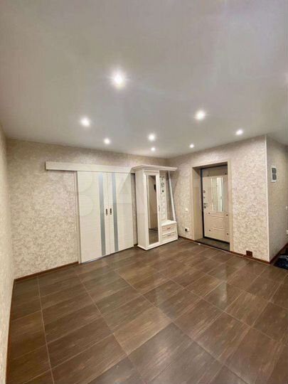 3-к. квартира, 100 м², 3/9 эт.