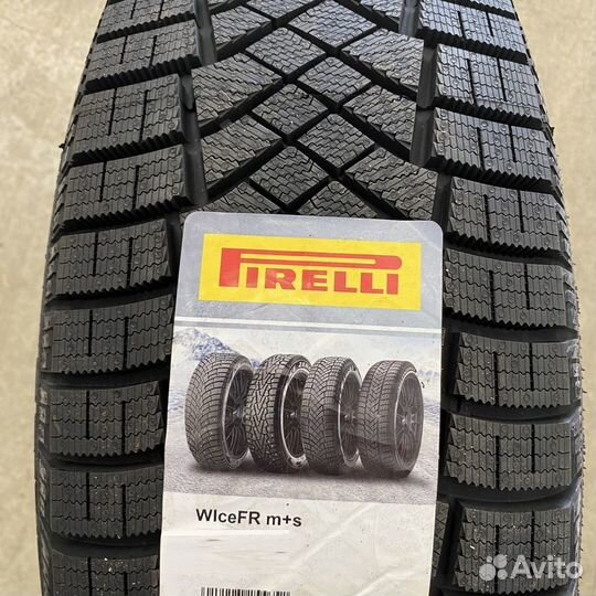 Pirelli Ice Zero FR 215/60 R16