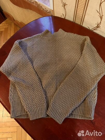 Свитер женский