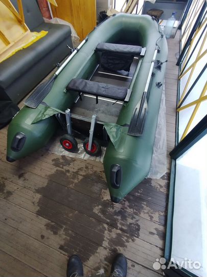 Лодка пвх Riviera 3200ск + отдам все докупки