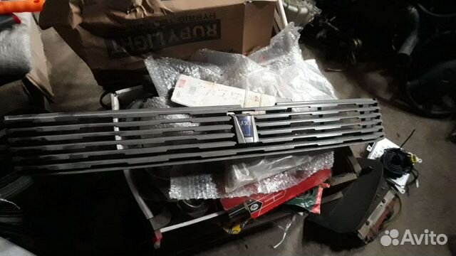 Решетка радиатора toyota voxy AZR60