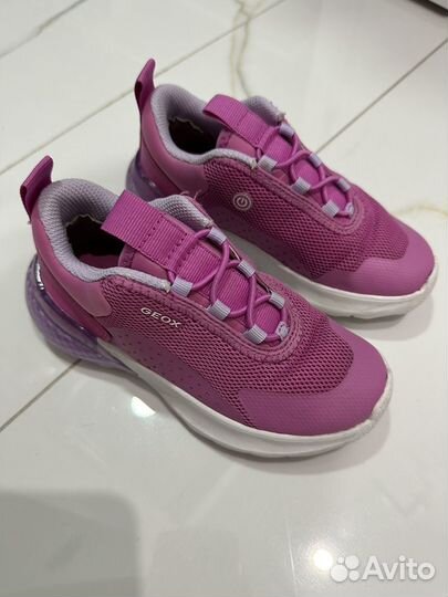 Кроссовки детские