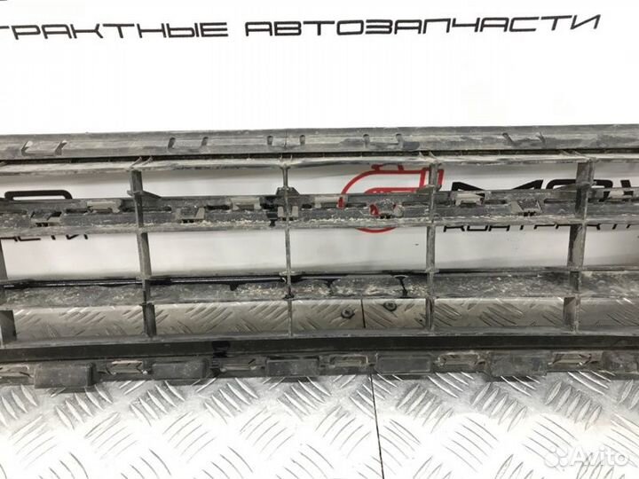 Б/У решетка радиатора передний Volkswagen Jetta
