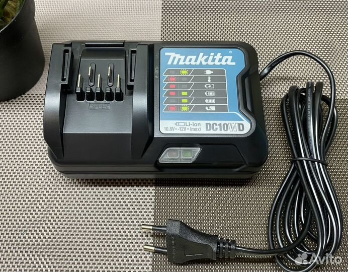 Зарядное устройство Makita оригинал DC10WD CXT 12В