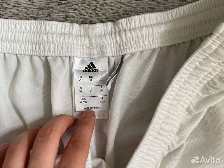 Шорты Adidas белые