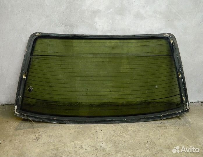 Стекло заднее VW Passat B3 седан