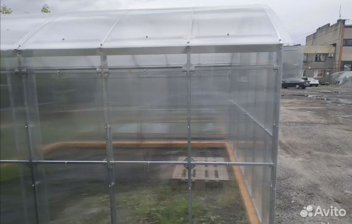 Теплица прямостенная