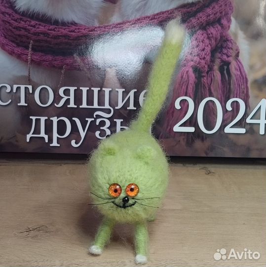 Вязанная кошечка Оливия