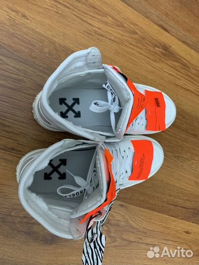 Кеды off white court