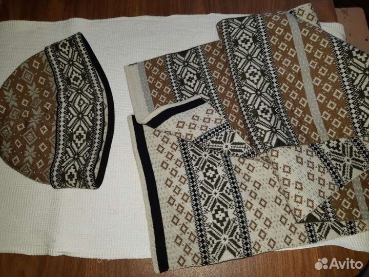 Шапка с шарфом