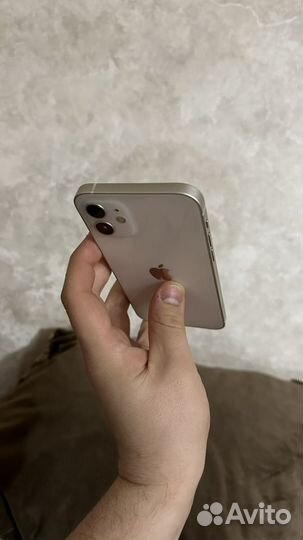 iPhone 12, 64 ГБ