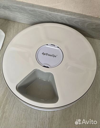 Кормушка автоматическая для собак и кошек