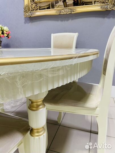 Столы и стулья