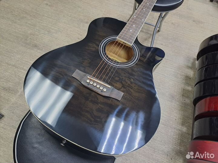 Гитара акустическая с металлическими струнами