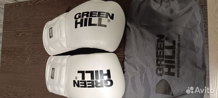 Боксерские перчатки 10 oz green hill